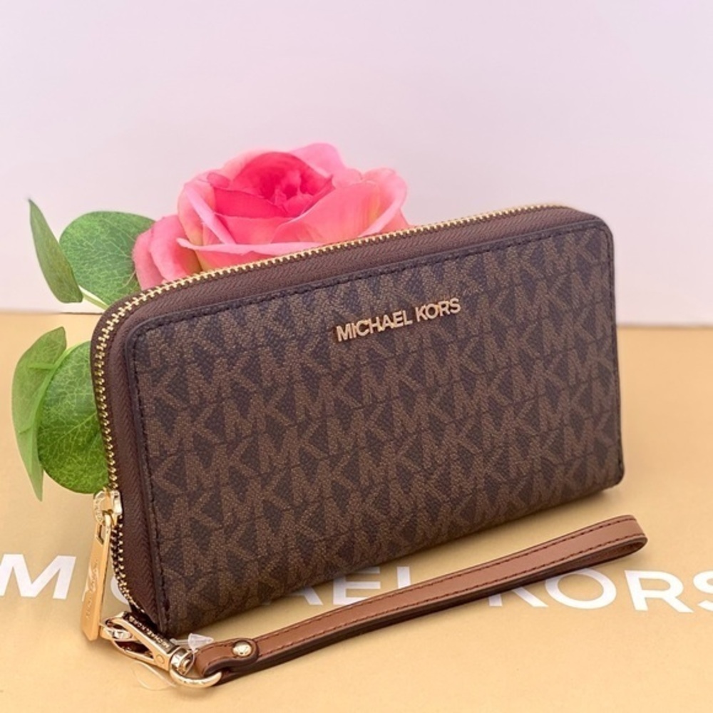 Michael Kors Jet Set Travel Wallet Phone Case Brown